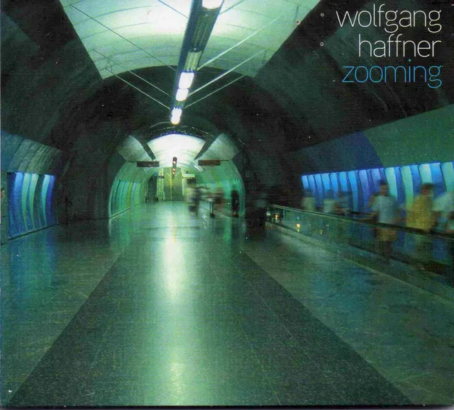Zooming cover