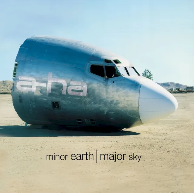 minor earth | major sky 封面